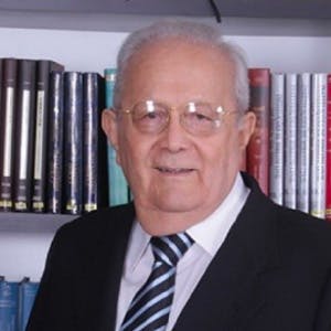 Dr. Marcos Bernardes de Mello